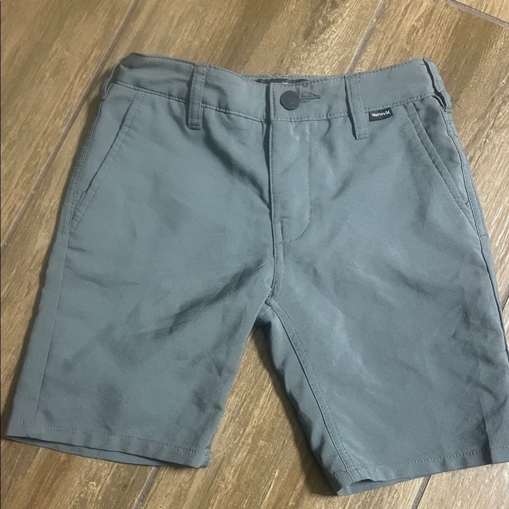 Hurley Boy’s Slate Gray Flat Front Shorts in size 7